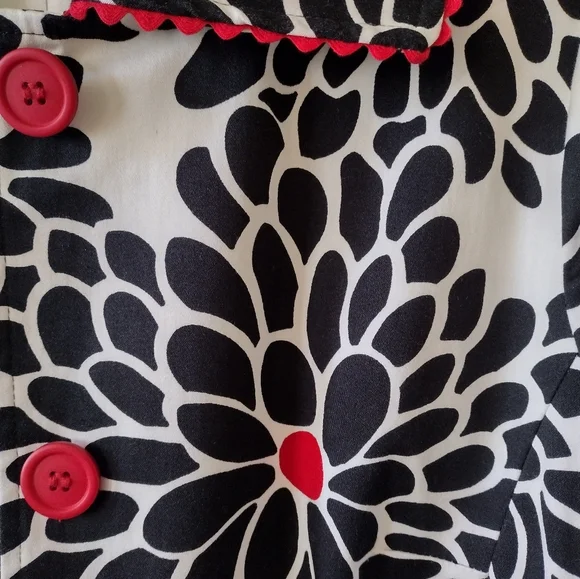 Jennifer Reale Design Chic Black White Red Floral Trench Coat Size Medium - Picture 4 of 7